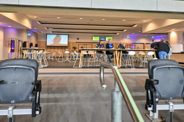 Round 24 - Eels v Cowboys - Cumberland Lounge - Image 9
