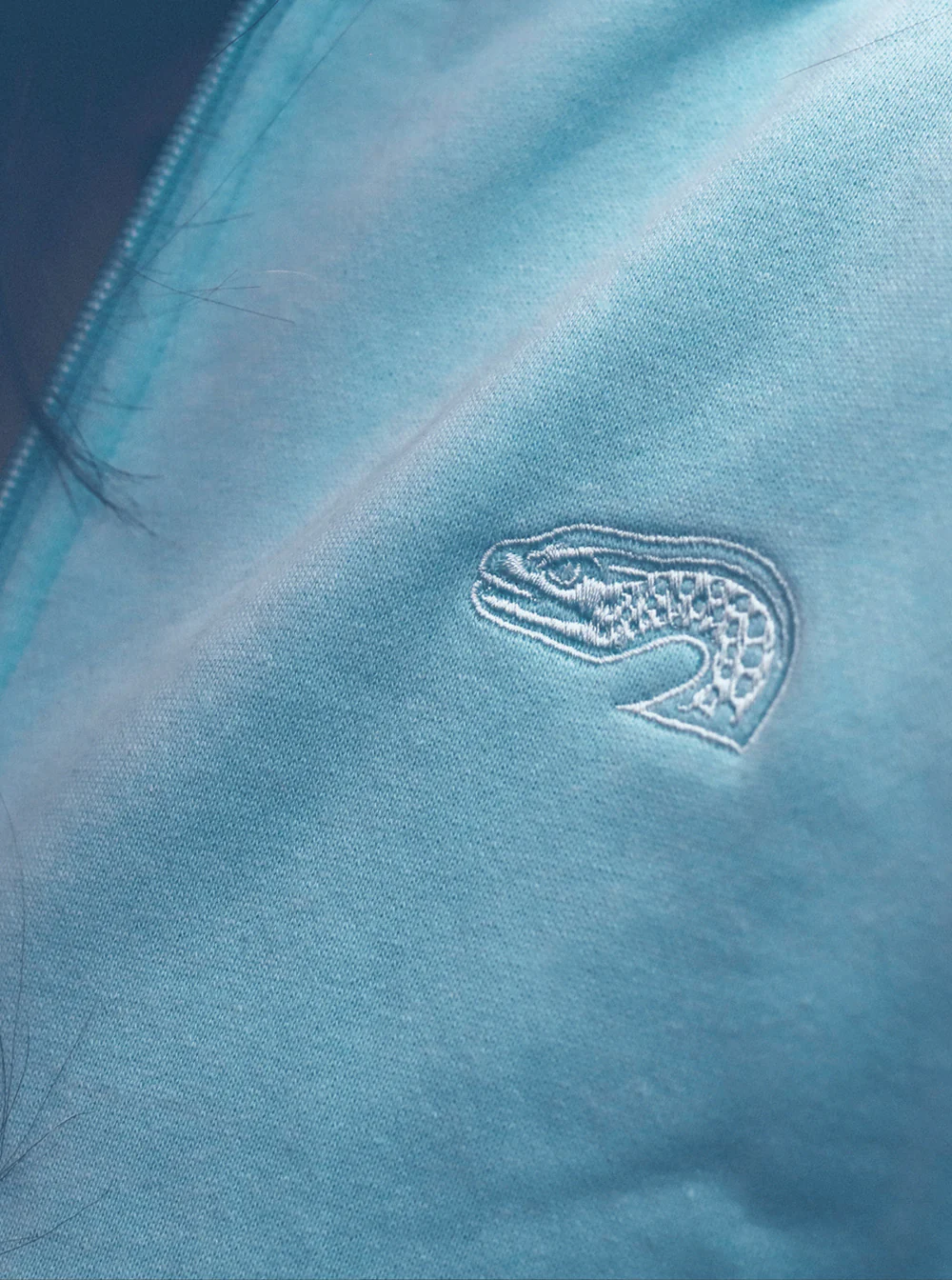 Everyday Eel Women's Pastel Blue Cropped Hoodie - Image 4