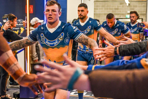Round 26 - Eels v Sharks - Field Club - Image 3