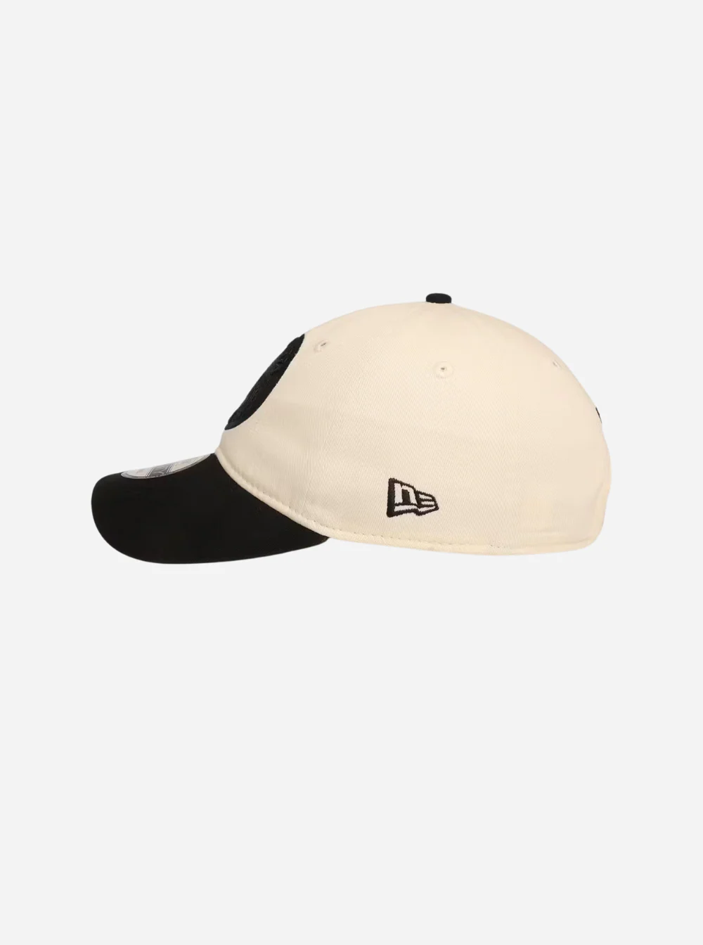 New Era 920 Chrome White/Black Cap - Image 3
