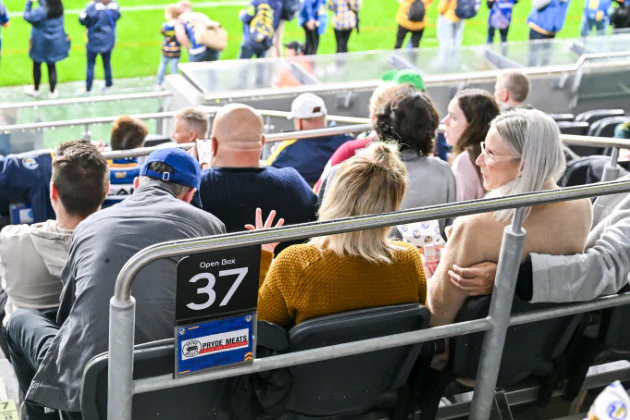Round 24 - Eels v Cowboys - Outdoor Boxes - Image 7