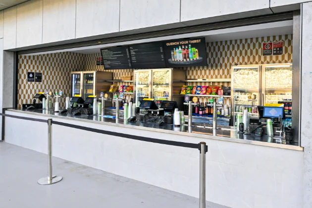 Round 15 - Eels v Raiders - Outdoor Boxes - Image 6
